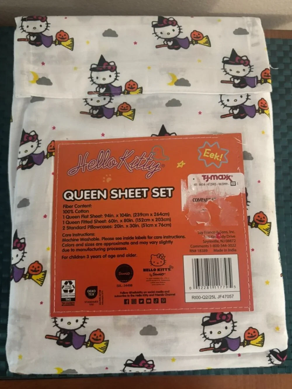 Hello Kitty Halloween QUEEN Sheet Set Witch Broom & Pumpkins White 4 Piece NEW